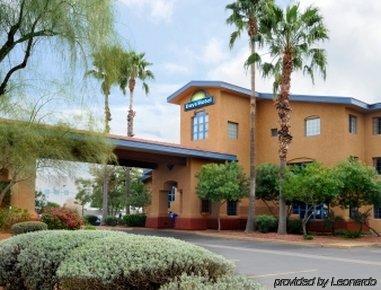 Days & By Wyndham Near Phoenix Hotel