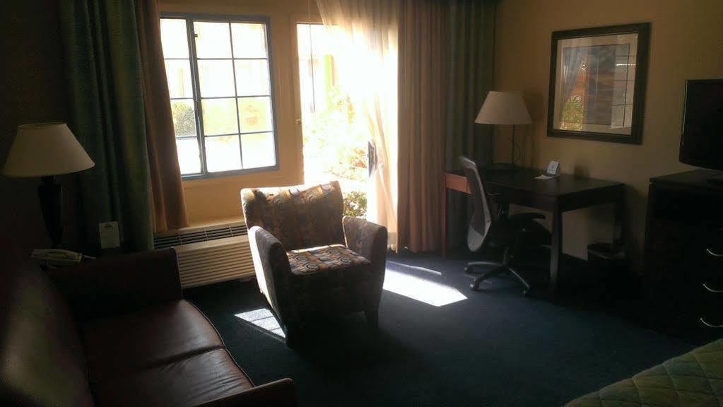 Hotel Days & By Wyndham Near Phoenix 3*